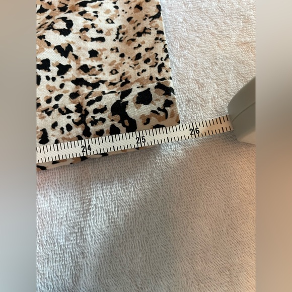 Chico’s Brigitte So Slimming size 2.5R animal print ankle pants - Picture 4 of 13